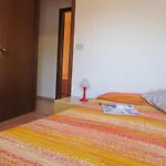 Vacation By The Pool In Our Cozy Flat