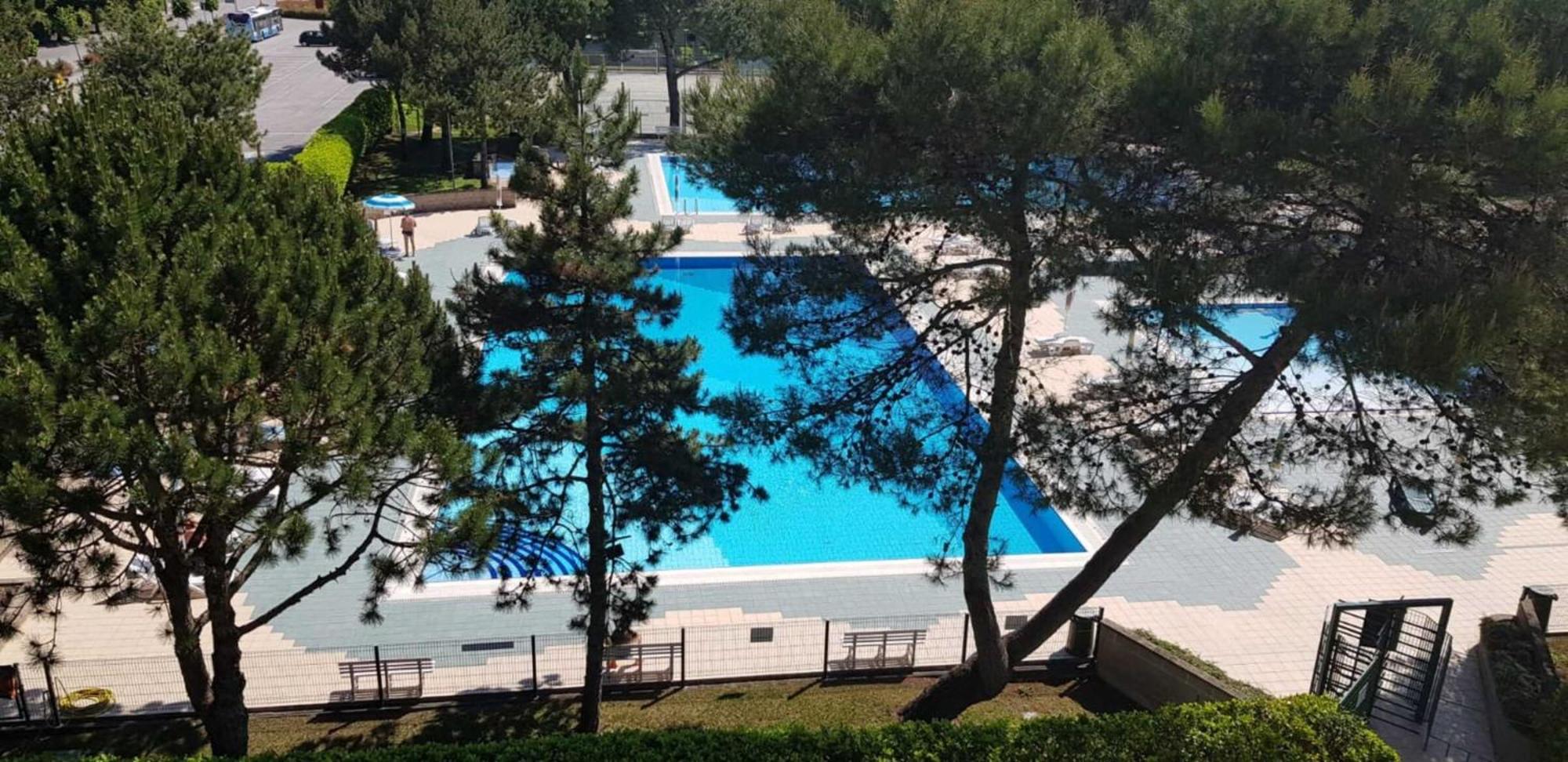Vacation By The Pool In Our Cozy Flat *